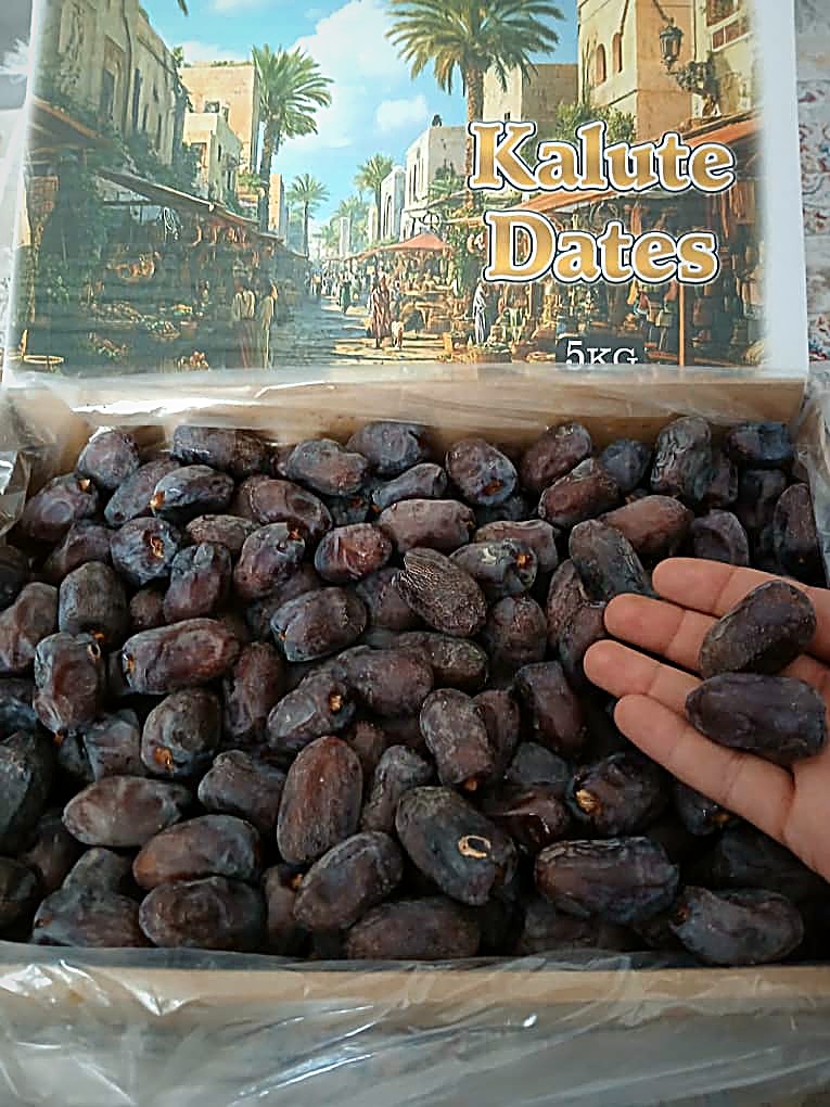 Kaluteh dates packed under a customer's own private label